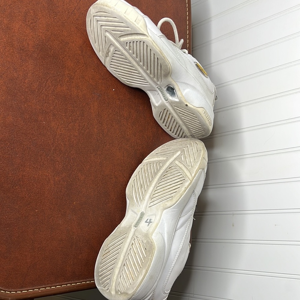 Converse Leather Sneakers Size Ladies 7 - Picture 8 of 9